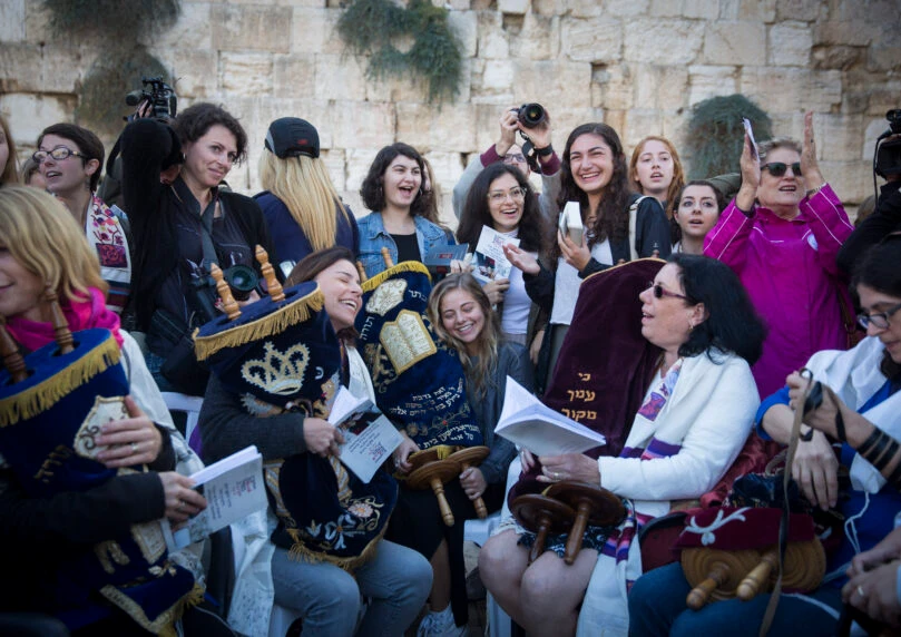 יריקה בפרצוף המסורת: הפרובוקציה שרומסת את קדושת הכותל
