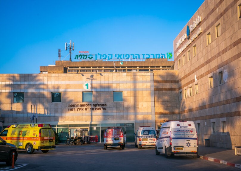 מורדם ומונשם: החתן שהתמוטט במהלך חתונתו מאושפז במצב קריטי