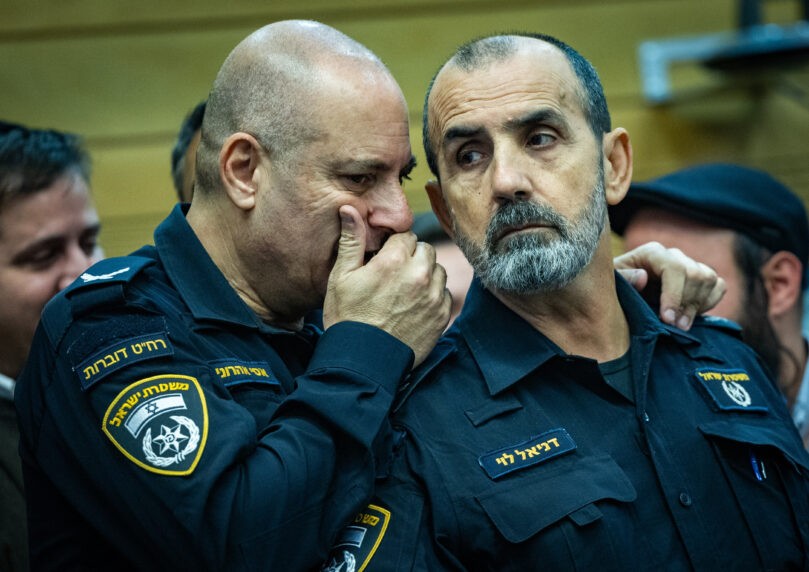 בעקבות הפרסום ב-C14: בשמאל מנסים לגייס את המפכ"ל לטובתם