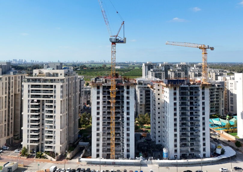 דירות בכפר יונה | צילום: שחר יערי, פלאש 90