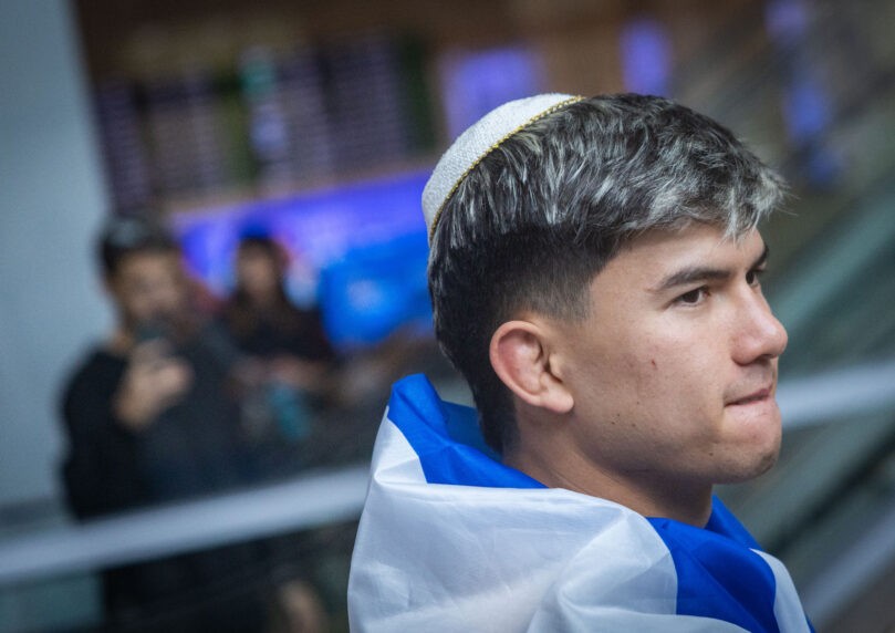 אהבת השם גורדון חושף: מה לחשתי ליריב הטורקי בסיום הקרב?
