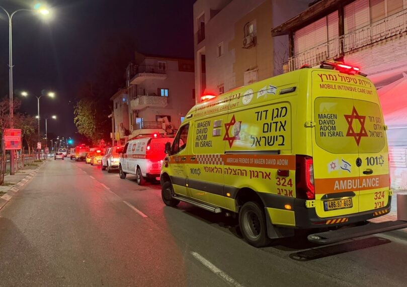 בן 78 פונה במצב קשה משריפה בבניין מגורים בתל אביב