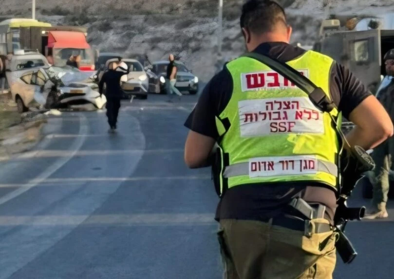 מחצית השקל בזמן אמת: תומכים בהצלה יו"ש - מגנים על הבית