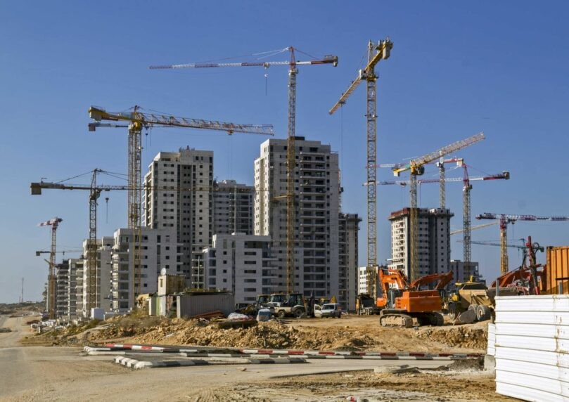 מניבים רוכשת את השליטה בשניב נדל"ן ב-56 מיליון שקל