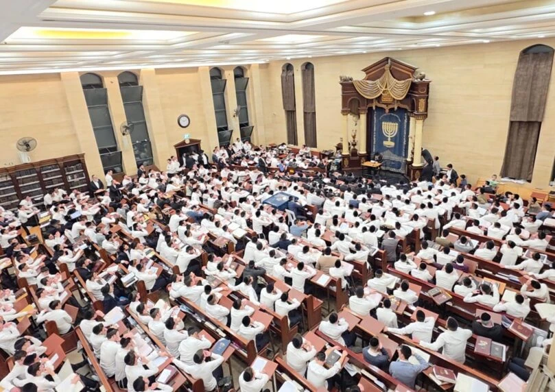 שמועס' בישיבה חסידית: מרן במסע חיזוק בדרום