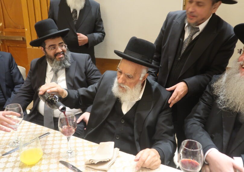 חבר המועצת השיא את נכדתו, כולם עלו לברך