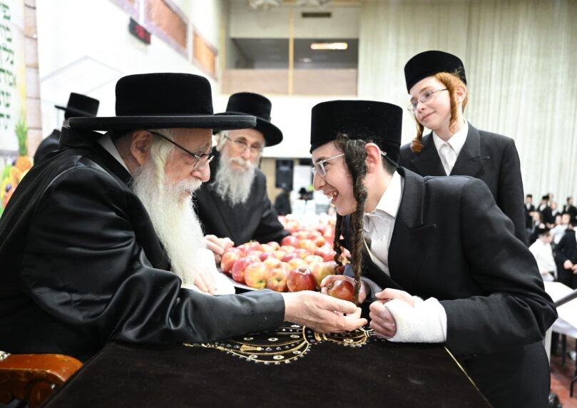 הרבי נשא דברים: דור העתיד התכנס למעמד מרומם