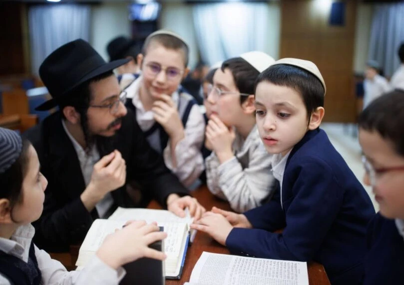 קיימו וקיבלו: ילדי מוסקבה התכנסו ללימוד 'אבות ובנים'