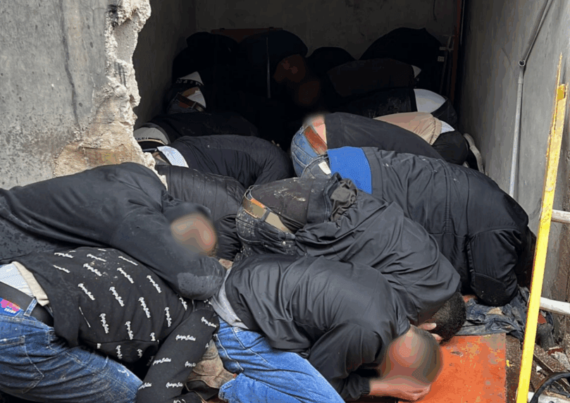 הסתננו בחסות השבת: 19 שב"חים נעצרו סמוך לעטרות