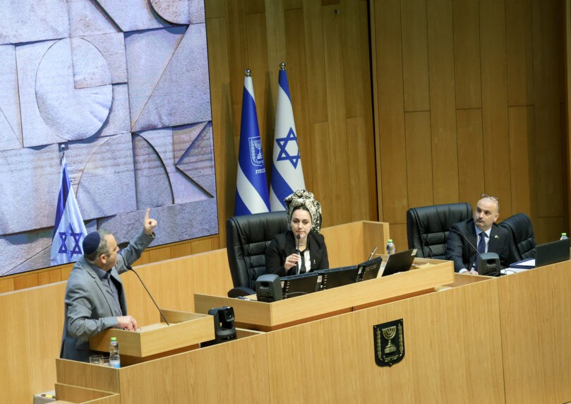 שלטון הפקידה: יועמ"שית הכנסת נעמדת לימין גלי בהרב-מיארה