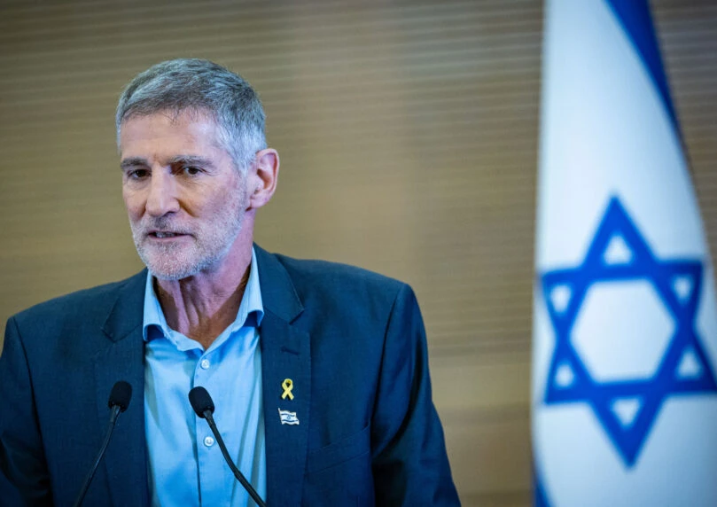 "אופורטוניסט": יאיר גולן האשים את ערוץ 14 - וחטף מהגולשים
