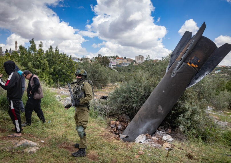 נס בשומרון: רסיס טיל ענק נפל סמוך לצומת מרכזית | תיעוד