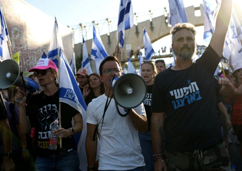 בזמן המבצע באיראן: פעילי השמאל שלא מתעלים לגודל השעה