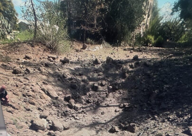 תיעוד דרמטי מפגיעת הטיל במושב באזור המרכז | צפו