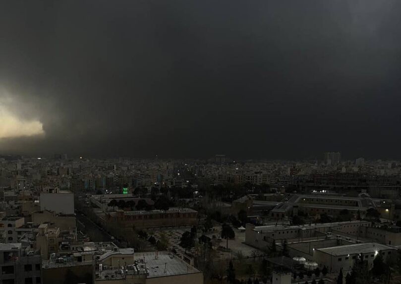 "גשם שחור ירד מהשמיים": כך נראית טהרן אחרי התקיפות