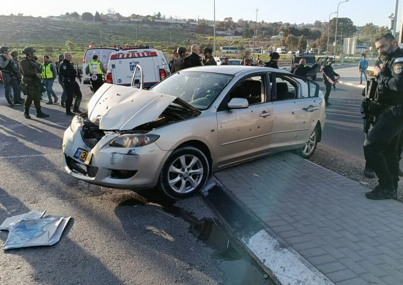 הפיגוע בצומת תפוח: שני מחבלים חוסלו, אין נפגעים יהודים