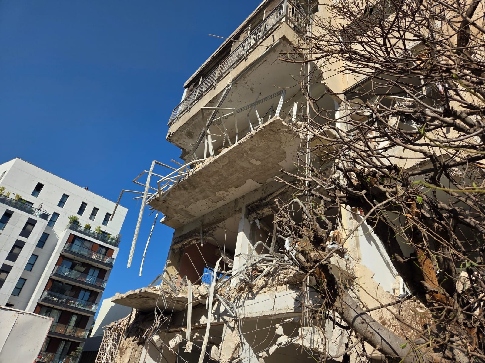 השיגור מאיראן למרכז: 6 פצועים קל בזירת נפילה בתל אביב
