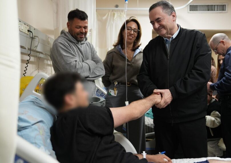 לוחם שנפצע בלבנון לשר הביטחון: "הכי חשוב זה לא לעצור"