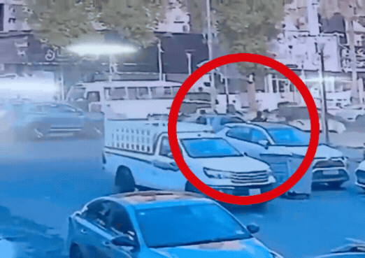 דרמה בעיראק: עיתונאית אמריקאית נחטפה לאור יום | תיעוד מפחיד