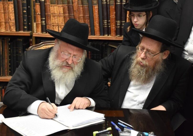 רבני בני ברק: "לעצור את קריאת המגילה בזמן אזעקה"