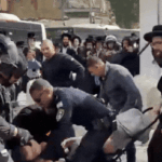 תיעוד חסר תקדים: אלימות משטרתית חסרת רסן כלפי תינוק בעגלה