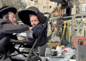 המשטרה על הפגנת החרדים: "ניצלו את הפעוטות כ'מגן אנושי'"