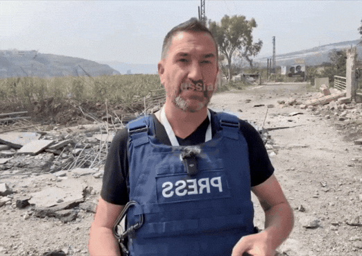 הכתב מדווח מאזור הליטאני - ואז מגיעה הפצצה של חיל האוויר