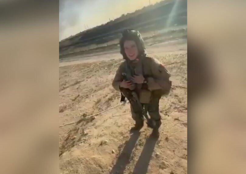 צפו: אזרח ניגש לטייסת שמטוסה הופל בשמי כווית ושואל בשלומה
