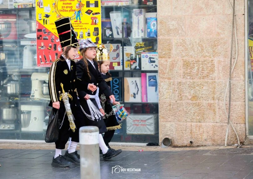 שושן פורים: גלריה ססגונית מהאווירה במאה שערים