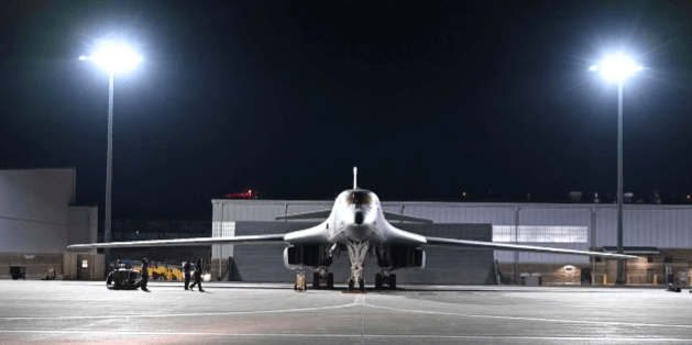 צפו: מפציצים אמריקאים מדגם B-1 תקפו בעומק איראן