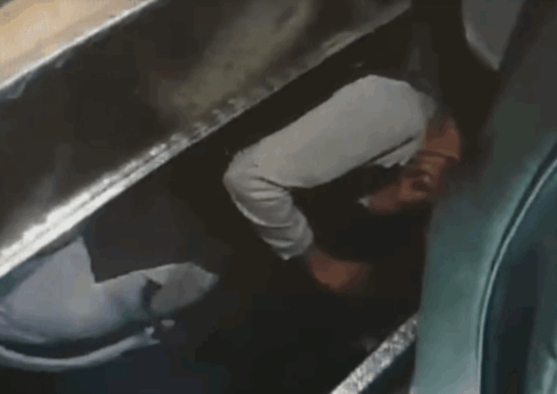 מתחת לסדין: שב"ח הוסתר בתא מטען - ונתפס במחסום | צפו בתיעוד