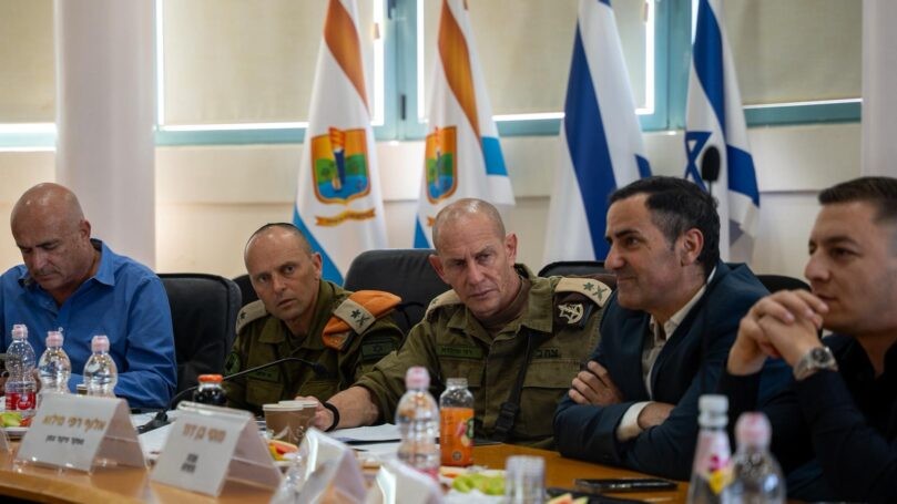 בכירים בצה"ל לראשי רשויות בצפון: "אנחנו בחופש פעולה מלא"