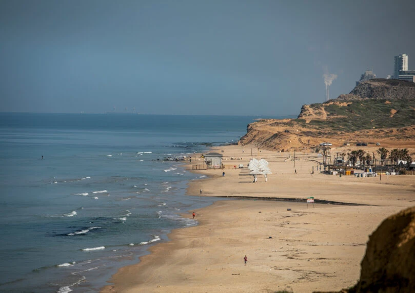 משרד הבריאות מזהיר: זיהום בשני חופים במרכז הארץ