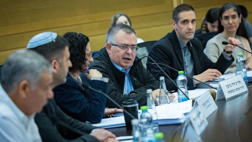 הפקידים נגד העם: כשהיועמ"שים שכחו עבור מי הם באמת עובדים