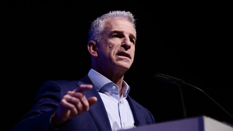 רומן גופמן לדדי ברנע: "גרמת לי נזק בינלאומי"