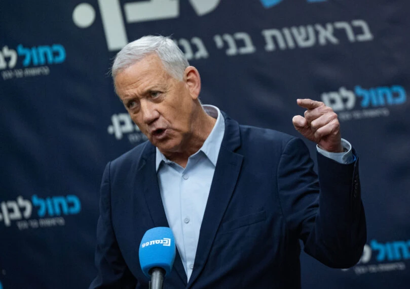 גנץ על איום הרחפנים: "בדאחייה צריכים ליפול בניינים"