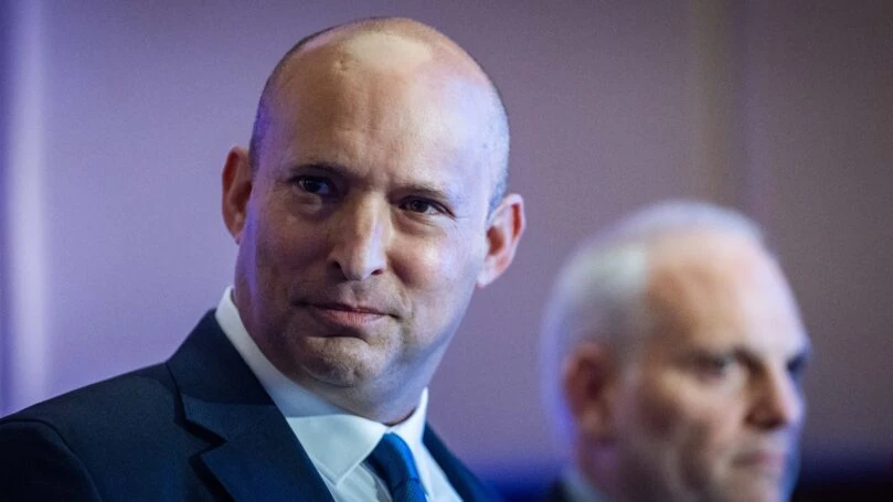 לאחר הביקורת: יועצו של בנט פורש - "סיימתי את שירותי שם"