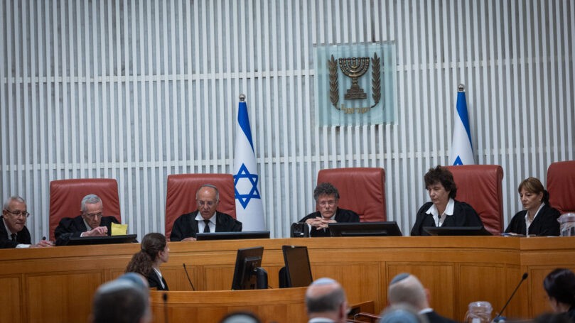 השר דורש: אם יצאו צווי ביניים בעניין סמכויותיו, יש לתת פס"ד