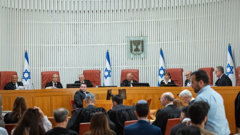 רוב הציבור: בג"ץ חורג מסמכותו בדיון על הקמת ועדת חקירה