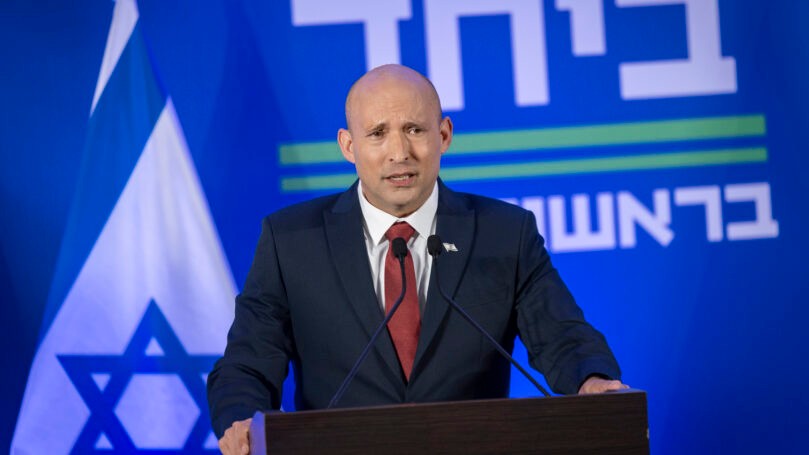 המהלך המביך של בנט: מיהר לכנסת - אחרי שהדיון נגמר