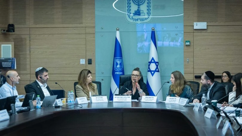 מרוץ נגד הזמן: חוק השידורים פוצל לשניים מחשש לפיזור הכנסת