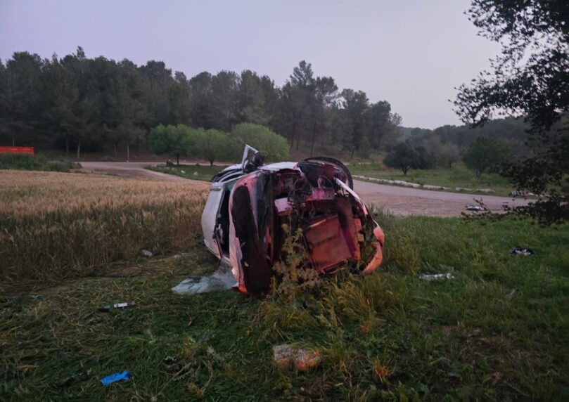 טרגדיה ליד קריית גת: צעיר נהרג בהתהפכות רכב בשטח פתוח