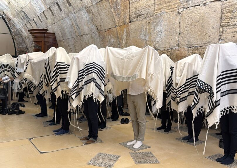 צפו: המעמד המצומצם של ברכת הכהנים בכותל המערבי