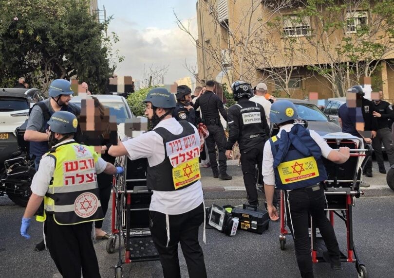 תיעוד מצמרר מהזירה הקשה בחיפה: עשרות השתתפו באמירת קדיש