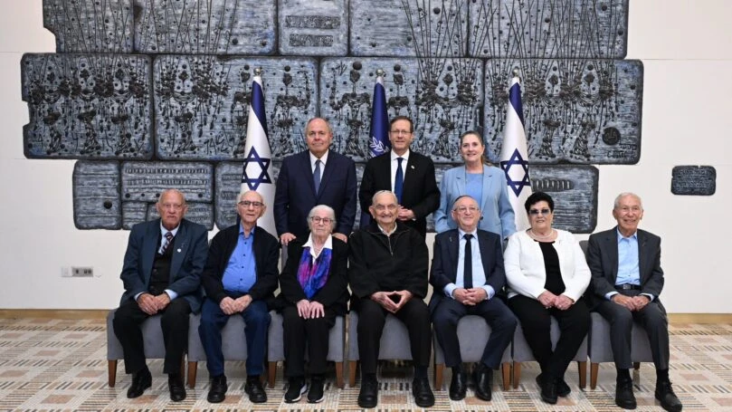 הרצוג במפגש עם שורדי שואה: "אנו חיים במאבק מתמיד על הגנתנו"