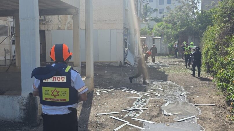 דיווח ראשוני על פגיעה ישירה בנהריה; מד"א: במקום פצועה קל