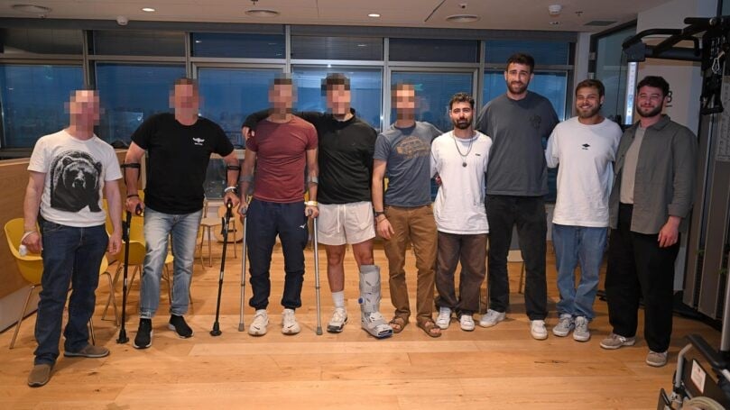 "המשימה הייתה לאתר אתכם": שורדי שבי ביקרו פצועי צה"ל בשיקום