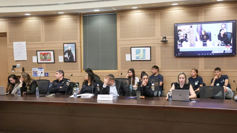 האכיפה נעלמה? צניחה במספר הקנסות לצרכני זנות בשנים האחרונות