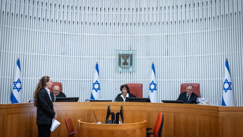 "דיון ערטילאי שצריך להתבטל": ביקורת חריפה על בג"ץ