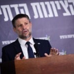 סמוטריץ' על ראשי השמאל: "מתואמים לפנות את היישובים שהקמנו"